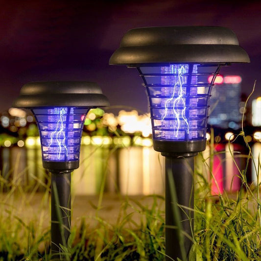 Lampe solaire anti-moustiques sur piquet