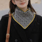 Un beau cadeau pour elle! Foulard triangle délicat