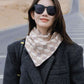 Un beau cadeau pour elle! Foulard triangle délicat