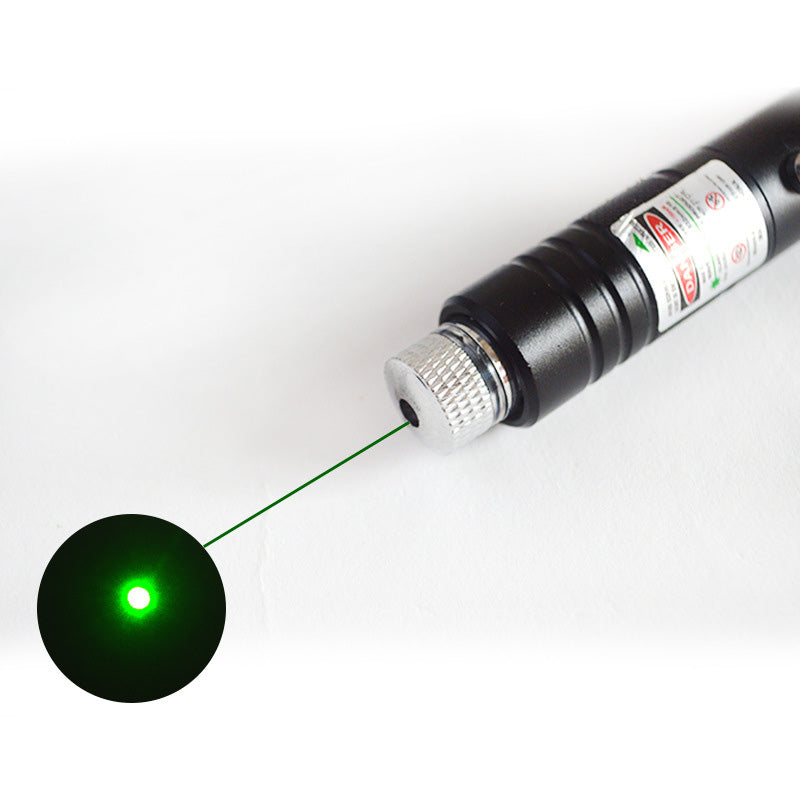 🔦 Black Friday : 50 % de réduction ! Lampe torche laser haute puissance rechargeable par USB – Ultra-lumineuse, précision laser & résistance aux intempéries 🌌✨
